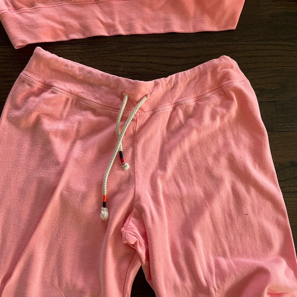 Sundry pink sweatpants with a draw string